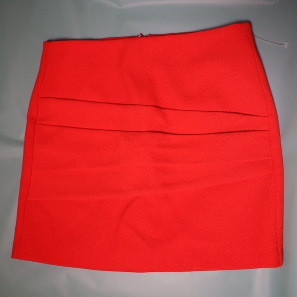 Maje red crepe pleated mini skirt, see measurements